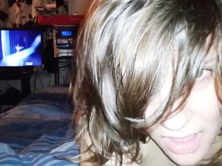 Raise naine saab anaalvibraatori abil orgasmi